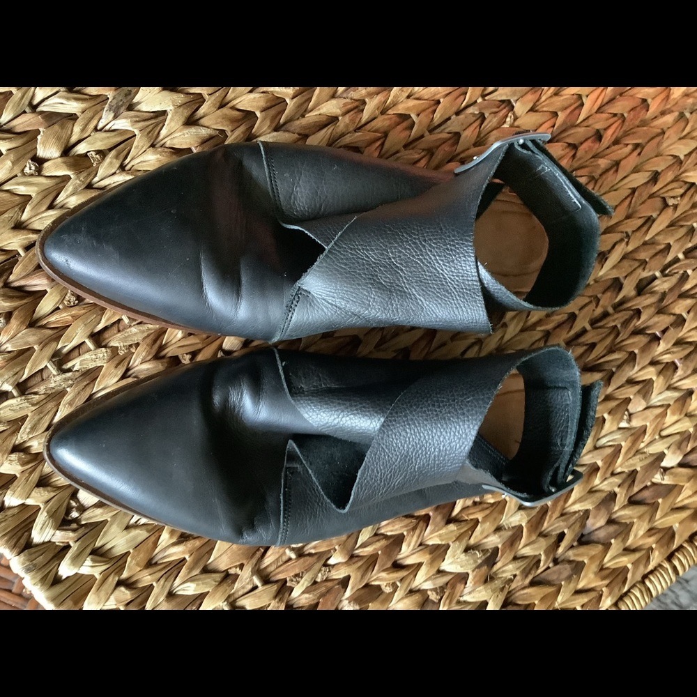 Free People Bryce Wrap Flat 41/10